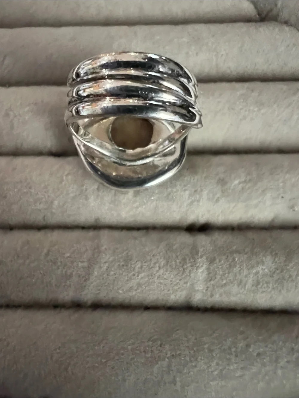 Floral Mother-of-Pearl Ring in Silver